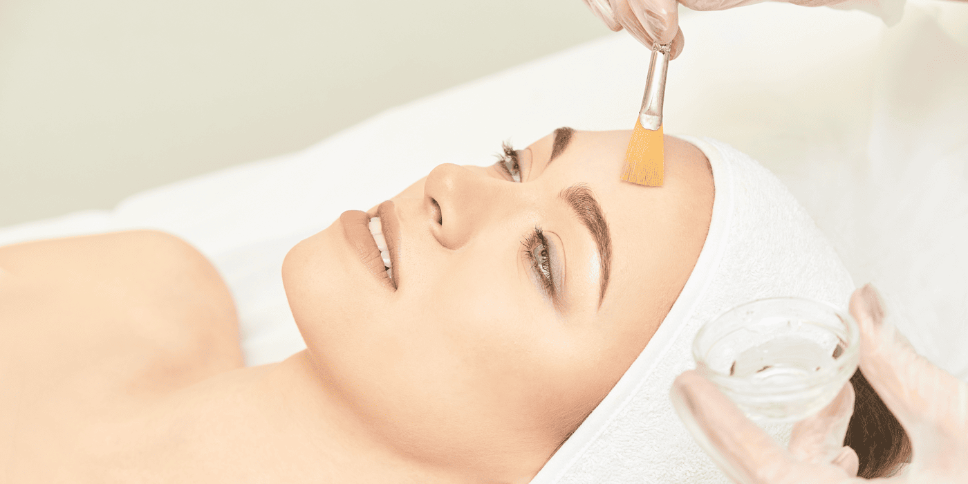 Kombinuota rūgštinio pilingo ir HydraFacial procedūra